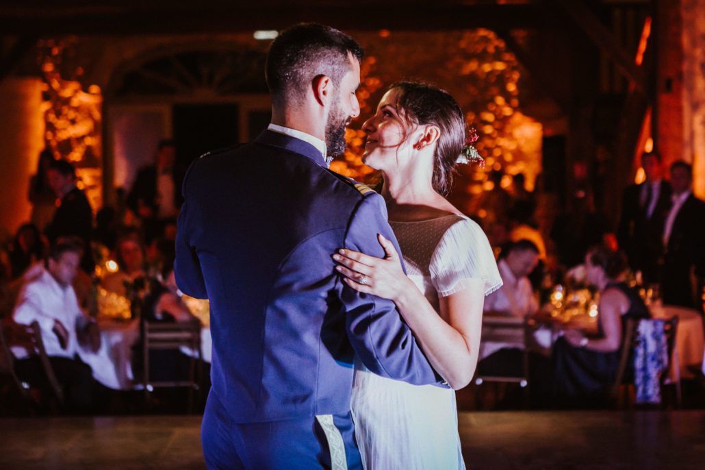 Ouverture de bal, première danse des mariés sous mise en lumière — Domaine de Tilh à Loubieng, DJ Sud Évènements Sonorisation