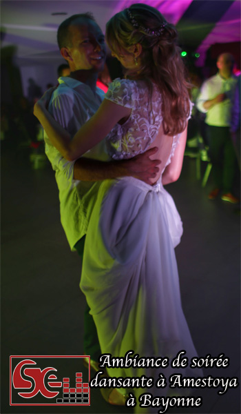 ambiance de soiree amestoya bayonne ouverture du bal piste de danse maries mariage amestoya sud evenements sonorisation dj djette animation marige wedding