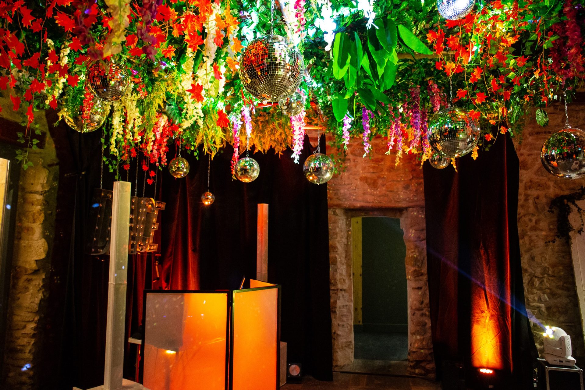 Dancefleurs structure decorative mariage