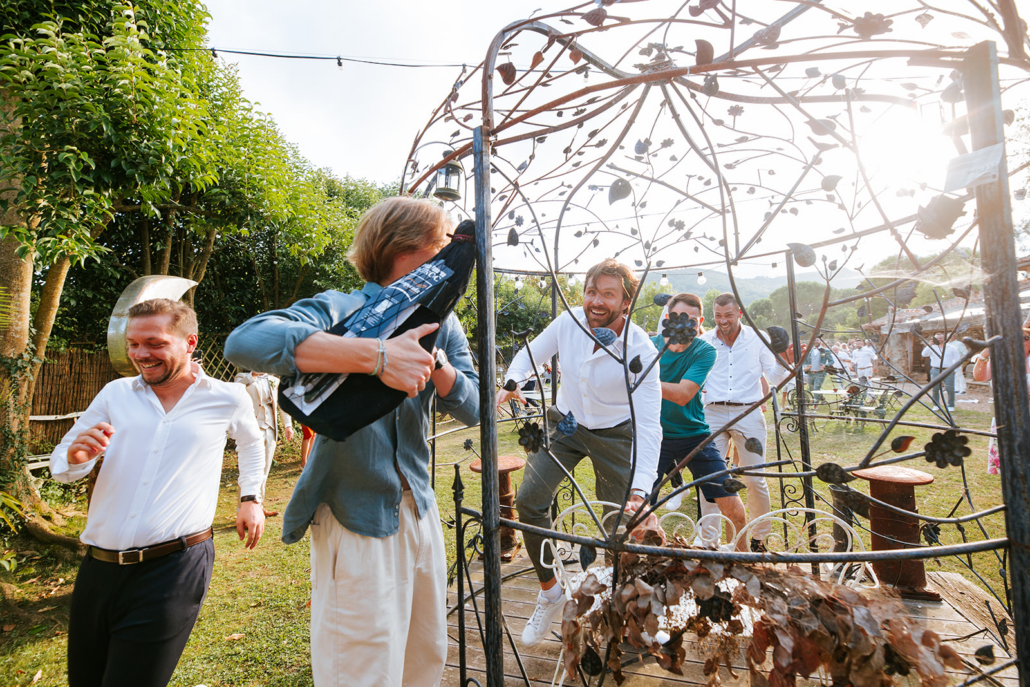 Lancer de bouquet avec sud évènements DJ